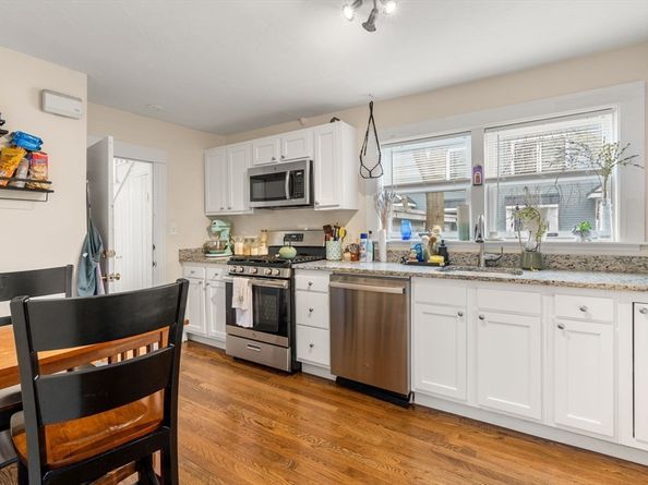 34 R Clyde, Somerville MA 02145