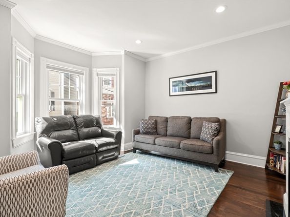 372 Silver St 1, Boston MA 02127