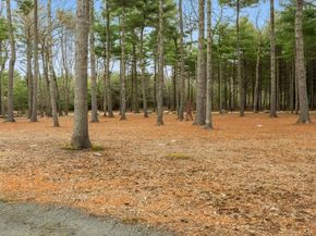 35 Nestlenook Dr, Middleboro MA 02346