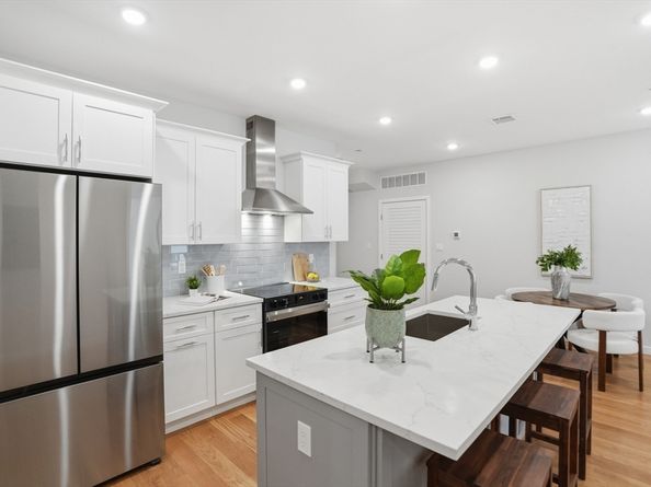 267 Old Colony 312, Boston MA 02127