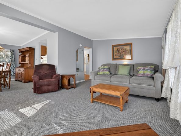 89 Trailwood Dr, Bridgewater MA 02324
