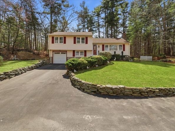 305 Plymouth St, Middleboro MA 02346