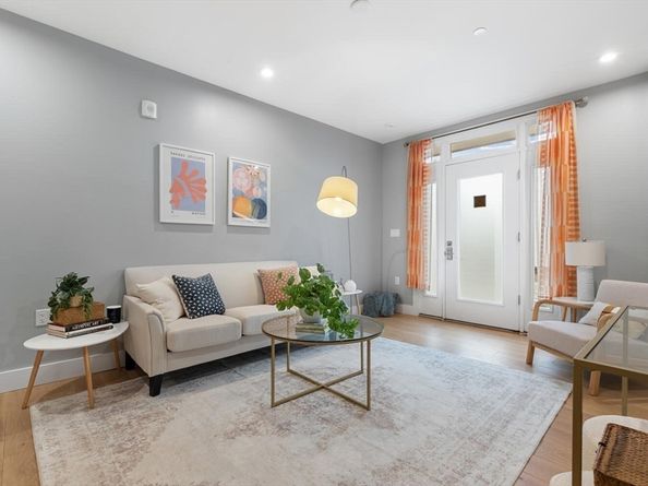 60 Cross St, East 103, Somerville MA 02145