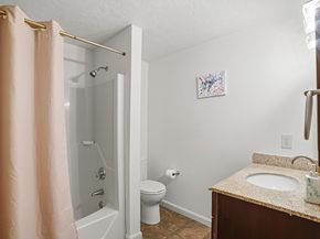 237 South St 6, Shrewsbury MA 01545