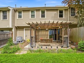 237 South St 6, Shrewsbury MA 01545
