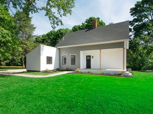 215 Gardner St, Hingham MA 02043