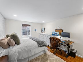 40 Joy St 9, Boston MA 02114