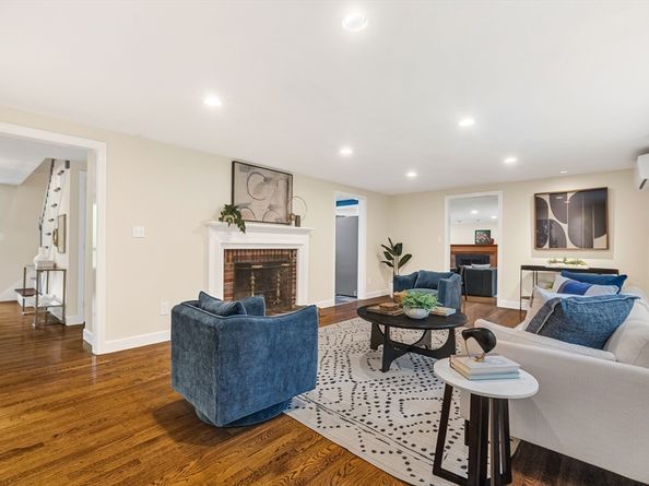 6 Brewster Rd, Wayland MA 01778