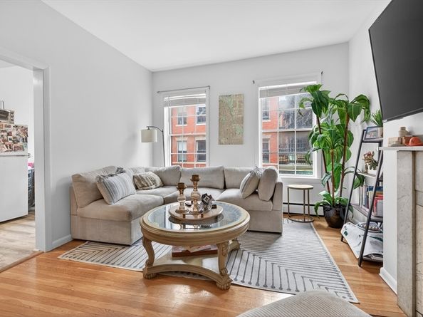 64 W Cedar St 5, Boston MA 02114