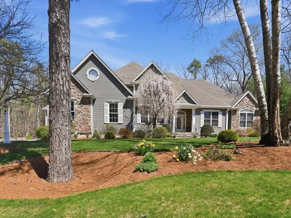 10 Analore Circle, Norfolk MA 02056