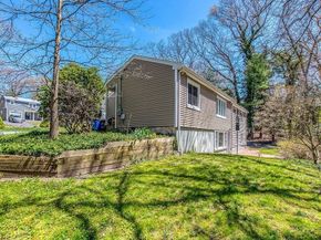 10 Country Club Drive, Walpole MA 02081