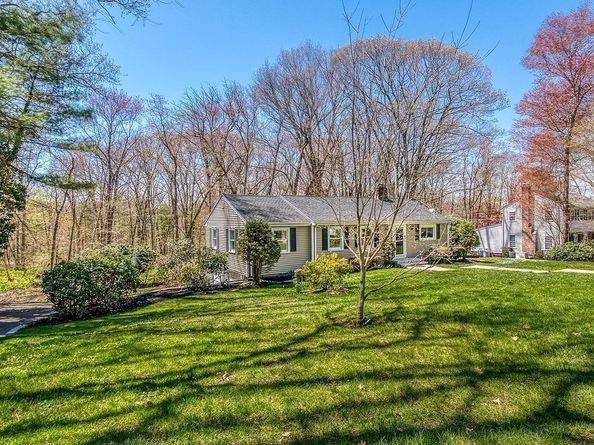 10 Country Club Drive, Walpole MA 02081