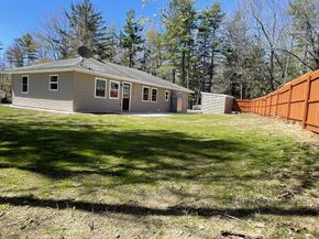 14 Deer Pond Dr, Leicester MA 01524