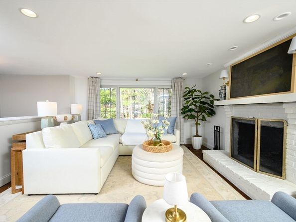 345 Plain St, Hanover MA 02339