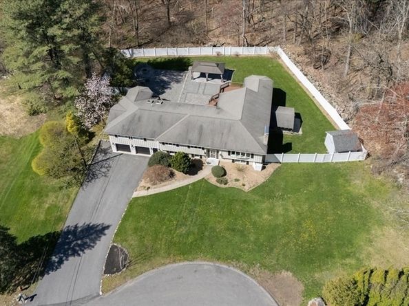 16 Cayuga Rd, Tewksbury MA 01876