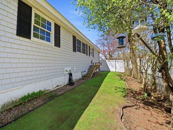 28 Elmwood St, North Andover MA 01845