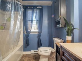 14 Vine St, Oxford MA 01540