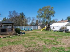 14 Vine St, Oxford MA 01540