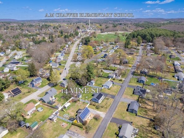 14 Vine St, Oxford MA 01540