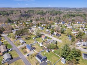 14 Vine St, Oxford MA 01540