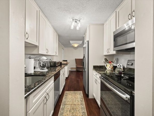 220 Bedford St 11, Bridgewater MA 02324