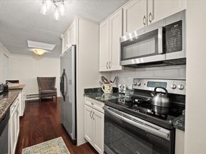 220 Bedford St 11, Bridgewater MA 02324