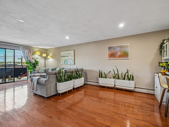 32 Whites Ave D43, Watertown MA 02472