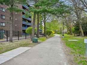 32 Whites Ave D43, Watertown MA 02472