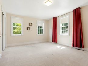 1 Village Ln, Littleton MA 01460