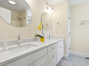1 Village Ln, Littleton MA 01460