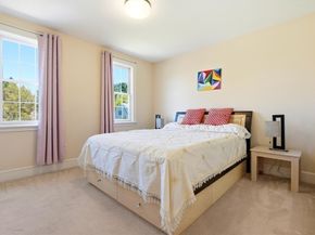 1 Village Ln, Littleton MA 01460