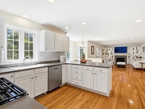 1 Village Ln, Littleton MA 01460