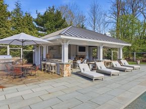5 Seal Cove Ln, Hingham MA 02043