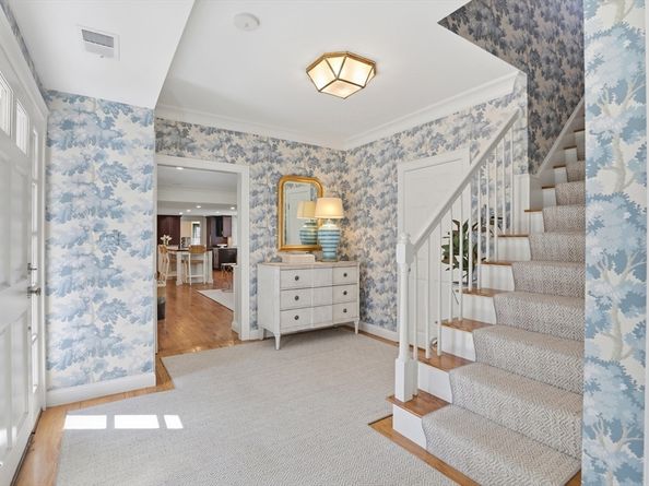 5 Seal Cove Ln, Hingham MA 02043