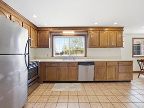 50 Harborview Rd, Hull MA 02045