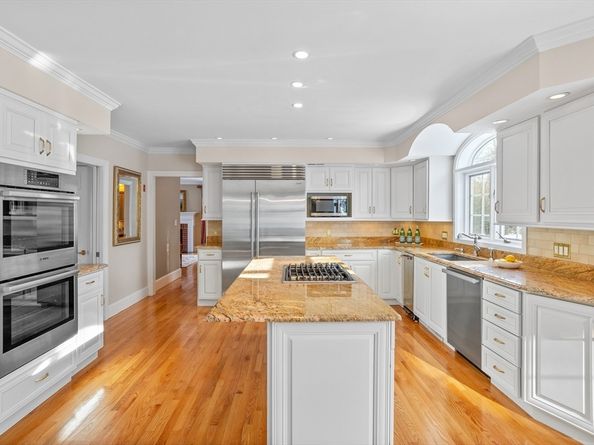 7 Lothrop Circle, Lexington MA 02420