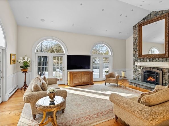 7 Lothrop Circle, Lexington MA 02420