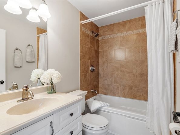 20 Central Street 402, Salem MA 01970