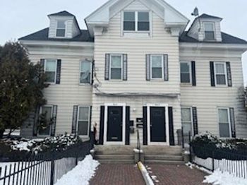 862 Main St