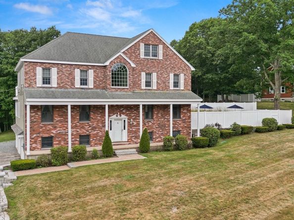 2 Dana Dr, Groveland MA 01834