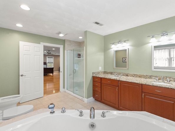 2 Dana Dr, Groveland MA 01834