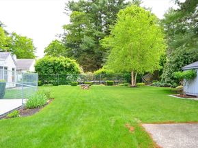110 Mayflower Ridge Dr, Wareham MA 02571