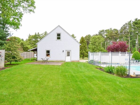 110 Mayflower Ridge Dr, Wareham MA 02571