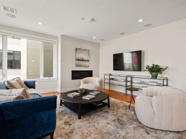 405 West First St 101, Boston MA 02127