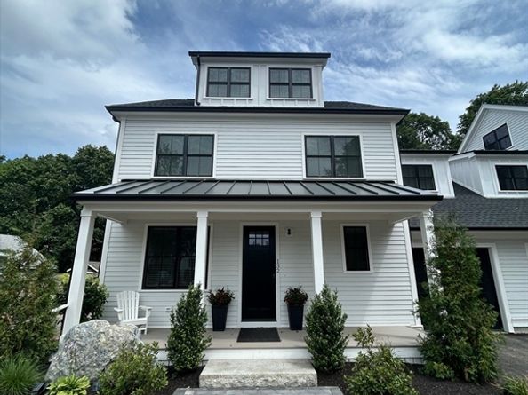 132 Hillside Ave 132, Needham MA 02494