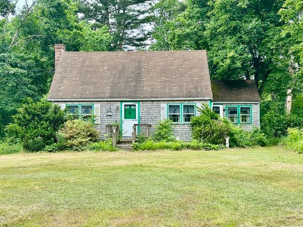 26 Old Summit Street, Halifax MA 02338