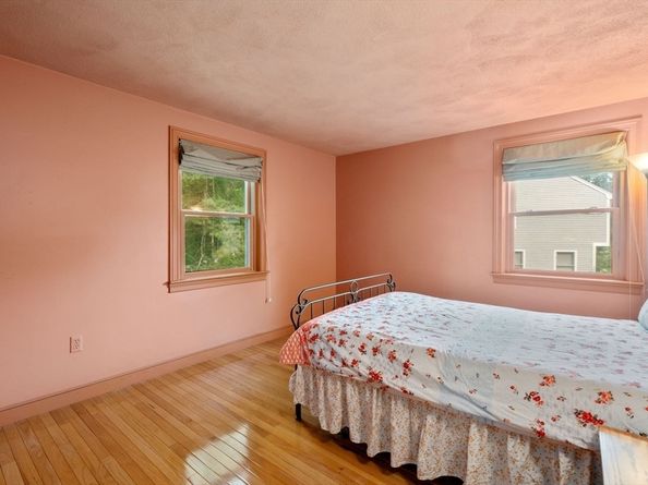 17 Northbriar Rd, Acton MA 01720