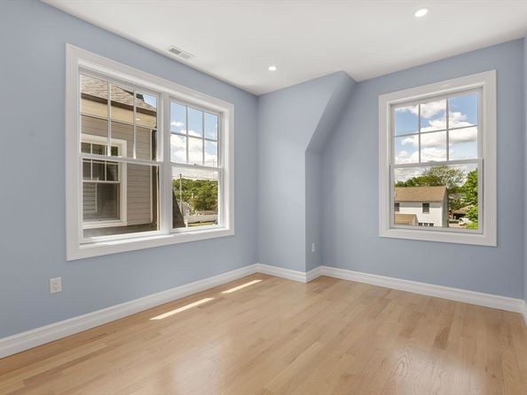 671 Boylston St 671, Newton MA 02459