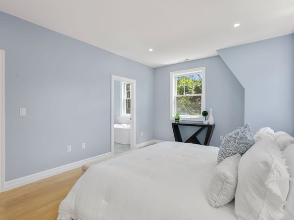 671 Boylston St 671, Newton MA 02459
