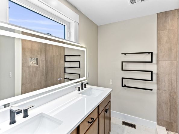41 Kent St, Brockton MA 02302